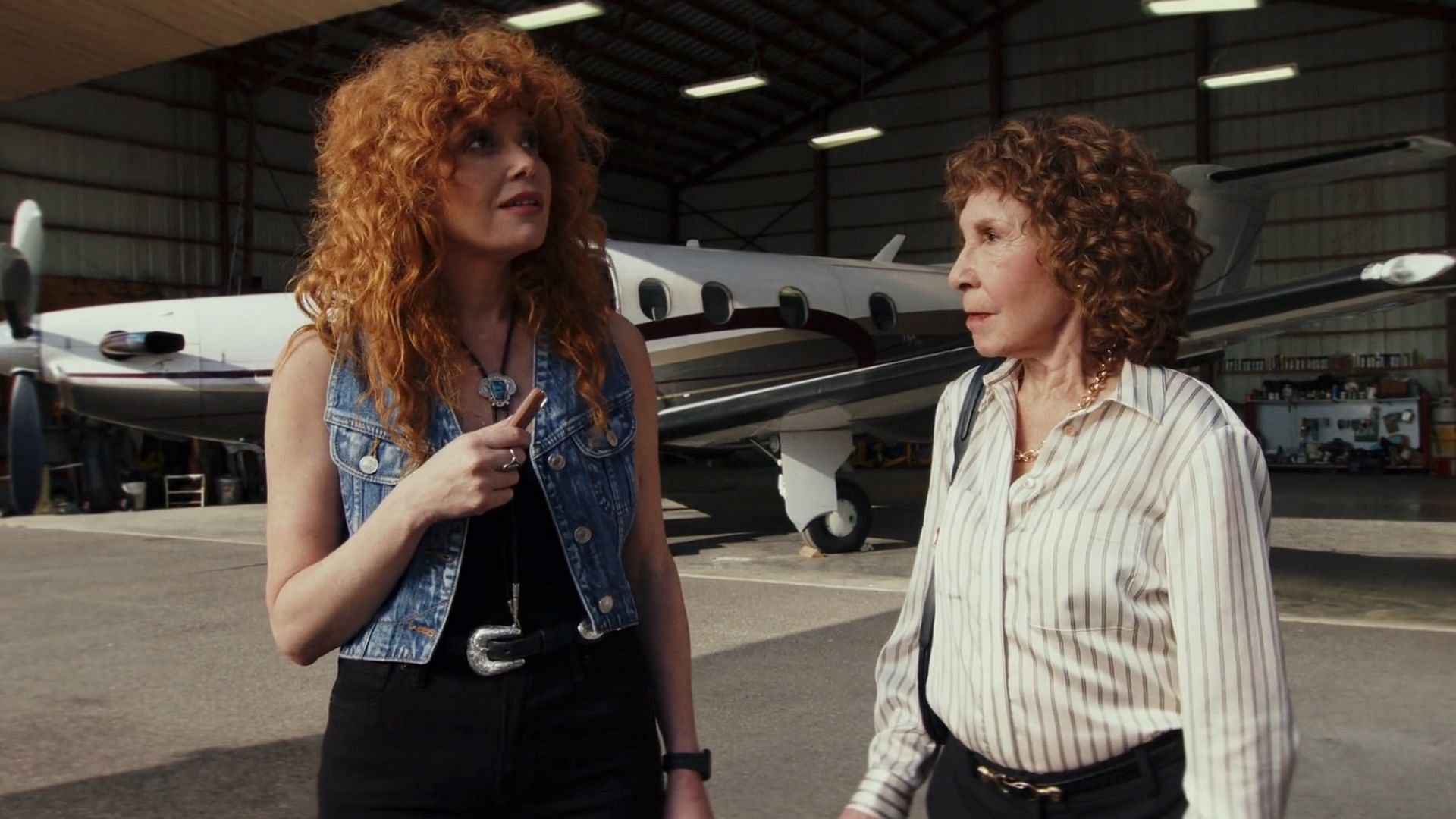 Charlie and Beatrix in Poker Face season 2 premiere (Image via Peacock)
